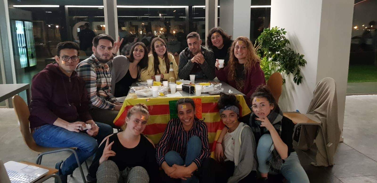 "Ένα πρόγραμμα, ένα αεροπλάνο και μια εβδομάδα φτάνουν για να σε συγκινήσουν, για να επαναπροσδιορίσεις αξίες και για να δεις τον κόσμο με άλλα μάτια,  με τα μάτια όλων των ανθρώπων που γνωρίζεις!!!!"