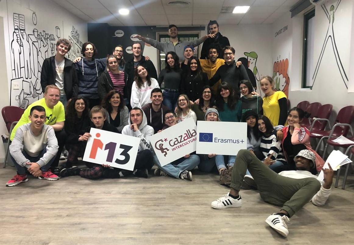 "..and most of all, we shared! Because this is what this whole exchange, called “compartir”, was about. To share and connect with each other by simply expressing ourselves through art!"