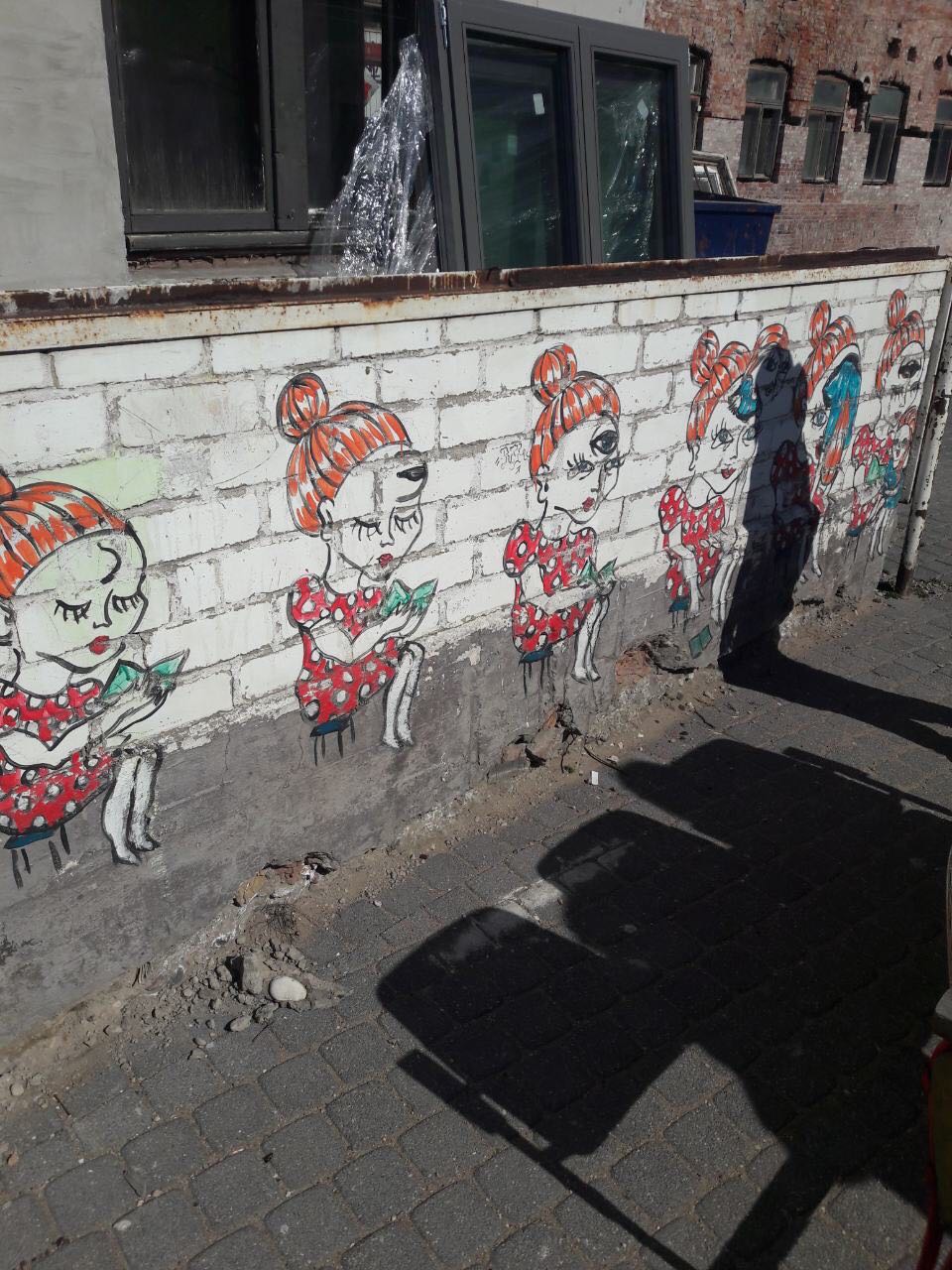 "Το παρελθόν είναι το μέλλον που μπαίνει από την πίσω πόρτα αναφέρει κάπου ο Βίκτωρ Ουγκώ.Έρχεται απρόσκλητο χωρίς να το περιμένεις και σε ξαφνιάζει όταν το βρίσκεις να στέκει φάτσα φόρα μπροστά σου."