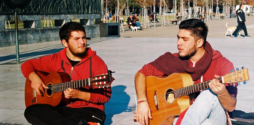 Thessaloniki mou, let the music play