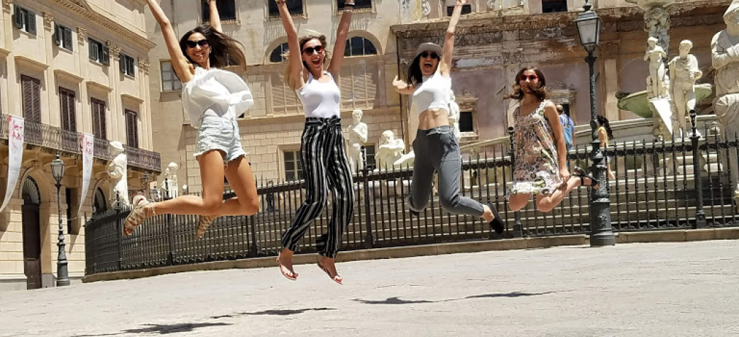 " Με το τέλος του προγράμματος, γεμίσαμε τις βαλίτσες μας με όμορφα συναισθήματα, νέους φίλους και νέες γνώσεις. Ήταν μια πρωτόγνωρη εμπειρία που ο καθένας πρέπει μια φορά τουλάχιστον στη ζωή του να ζήσει.."