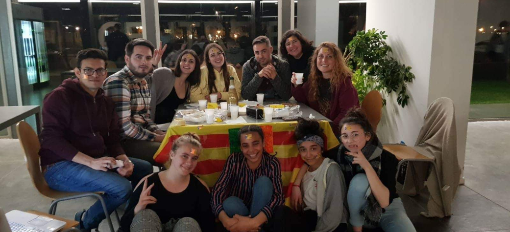 "Ένα πρόγραμμα, ένα αεροπλάνο και μια εβδομάδα φτάνουν για να σε συγκινήσουν, για να επαναπροσδιορίσεις αξίες και για να δεις τον κόσμο με άλλα μάτια,  με τα μάτια όλων των ανθρώπων που γνωρίζεις!!!!"