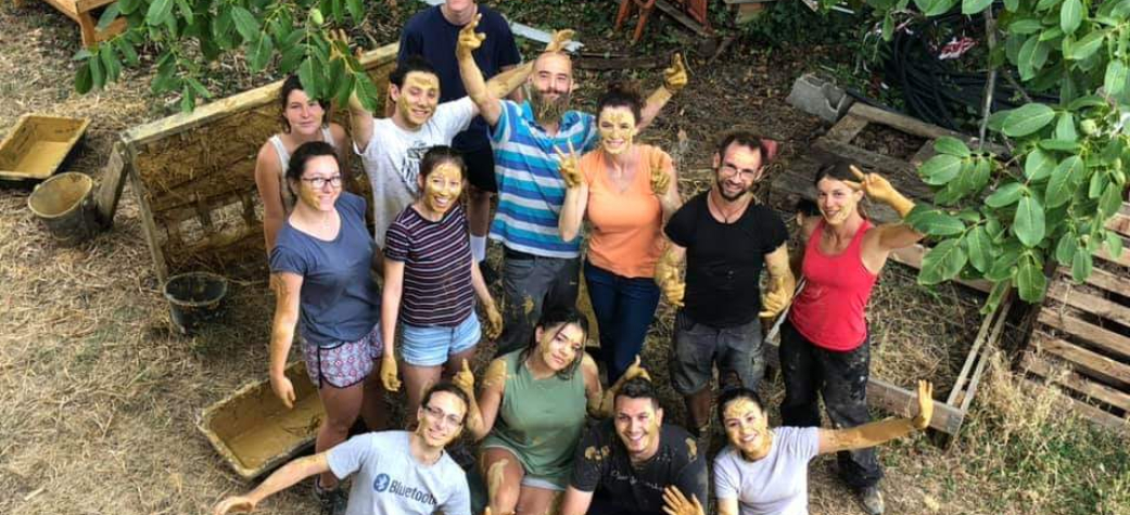 "..καθώς μέσω του ταξιδιού αυτού μάθαμε , εκτός των άλλων, λόγω της συναναστροφής μας με άτομα από διαφορετικές χώρες, με διαφορετικές κουλτούρες, γλώσσες και συνήθειες να σεβόμαστε τη διαφορετικότητα και να την αγκαλιάζουμε."