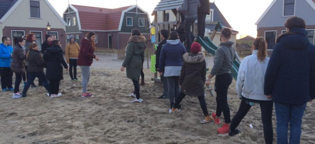 ''... η συνεργασία είναι η οδός για ένα πιο ειρηνικό και ευτυχισμένο μέλλον!'' μας λέει η ομάδα που ταξίδεψε στην Ολλανδιά