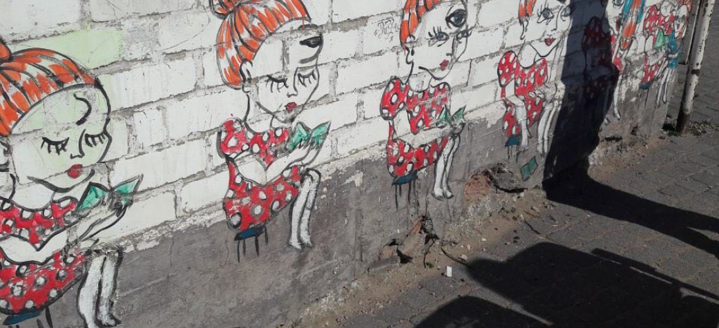 "Το παρελθόν είναι το μέλλον που μπαίνει από την πίσω πόρτα αναφέρει κάπου ο Βίκτωρ Ουγκώ.Έρχεται απρόσκλητο χωρίς να το περιμένεις και σε ξαφνιάζει όταν το βρίσκεις να στέκει φάτσα φόρα μπροστά σου."