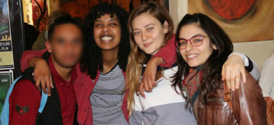 "Connexions φέρνουμε ανθρώπους κοντά" Μαρτυρίες Εθελοντών!