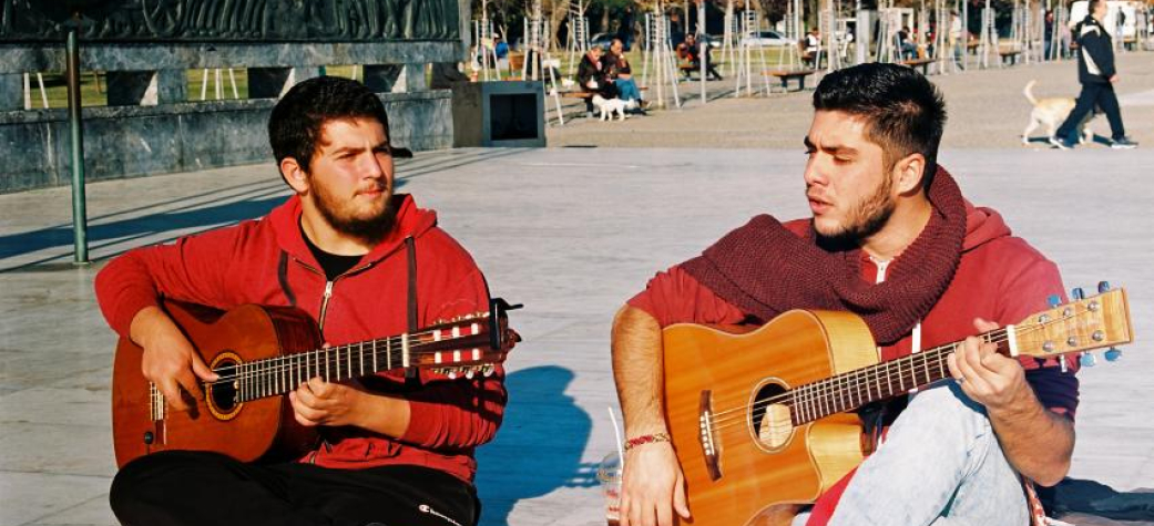 Thessaloniki mou, let the music play